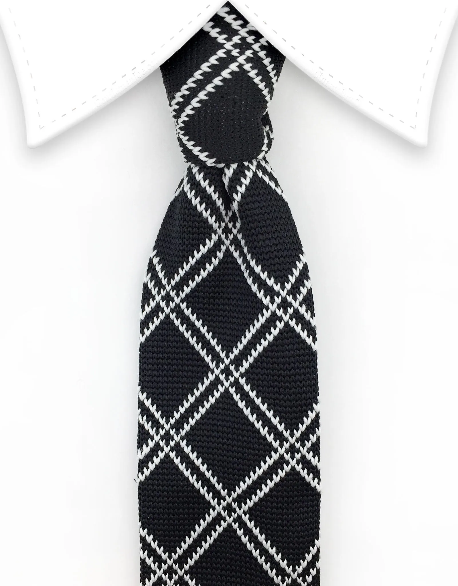 Black & White Diamond Pattern Knitted Tie